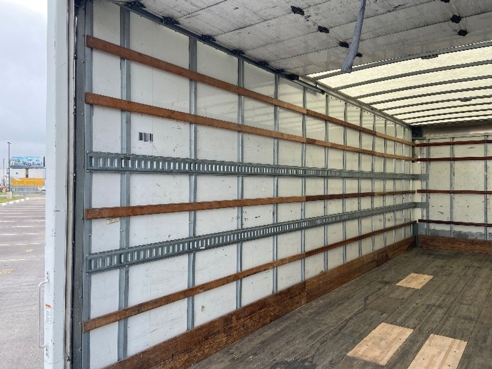 Medium Duty Box Truck-Light and Medium Duty Trucks-International-2021-MV607-Selma-TX-213,370\n\t\tmiles-$ 47,750 - Image 11