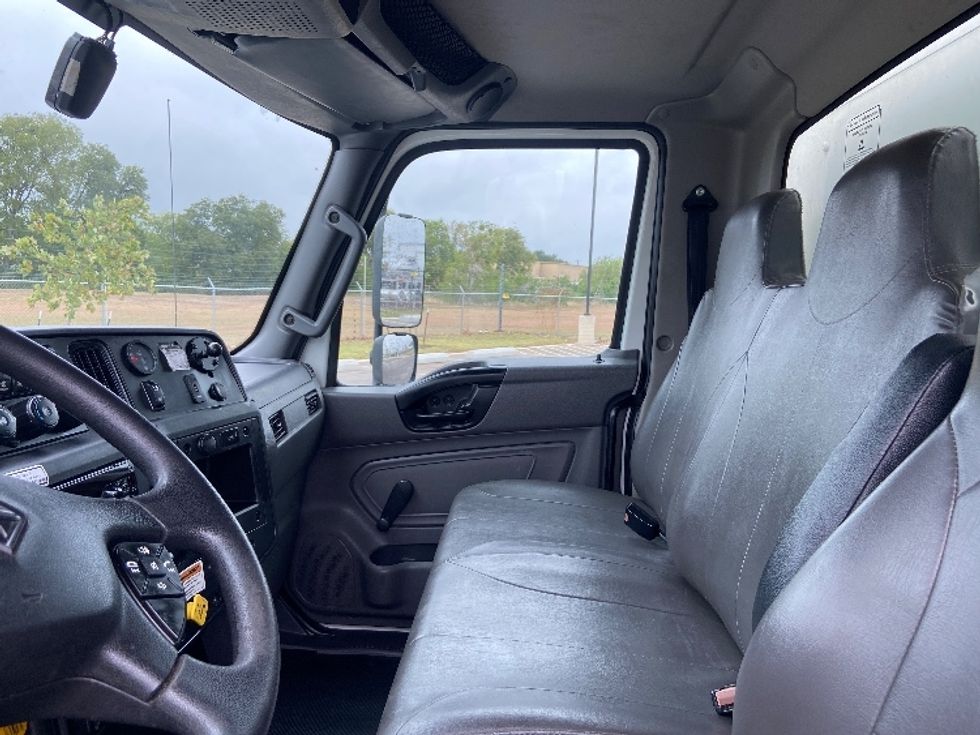 Medium Duty Box Truck-Light and Medium Duty Trucks-International-2021-MV607-Selma-TX-213,370\n\t\tmiles-$ 47,750 - Image 19