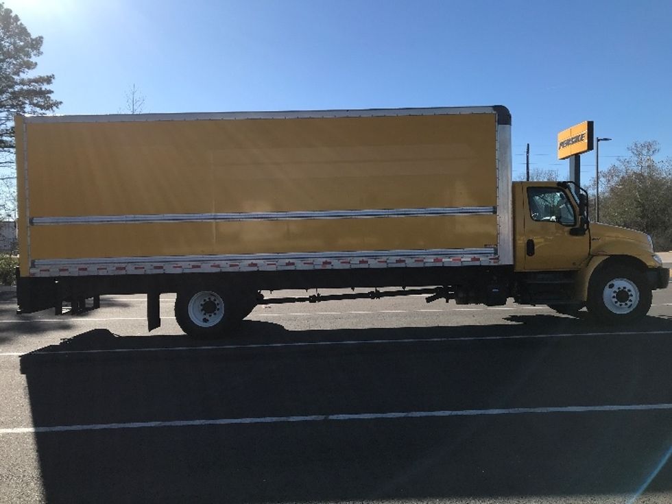 Medium Duty Box Truck-Light and Medium Duty Trucks-International-2021-MV607-Shreveport-LA-209,577\n\t\tmiles-$ 41,000 - Image 14