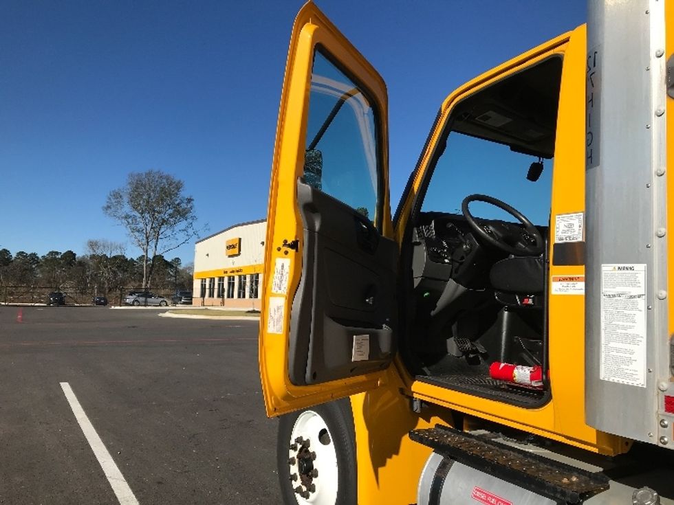 Medium Duty Box Truck-Light and Medium Duty Trucks-International-2021-MV607-Shreveport-LA-209,577\n\t\tmiles-$ 41,000 - Image 15