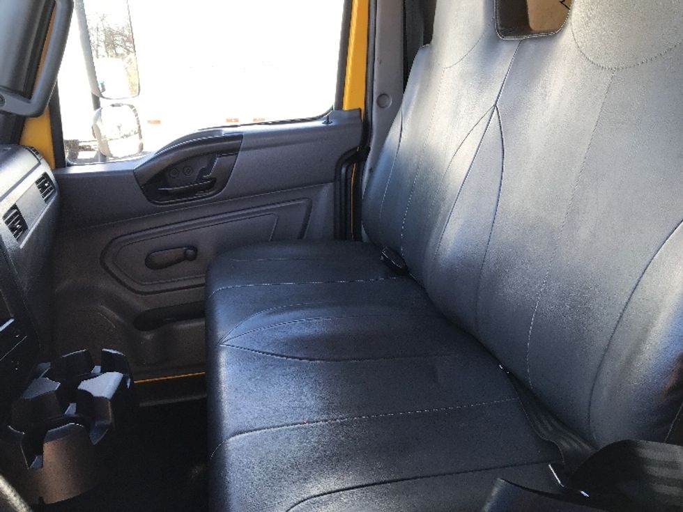 Medium Duty Box Truck-Light and Medium Duty Trucks-International-2021-MV607-Shreveport-LA-209,577\n\t\tmiles-$ 41,000 - Image 16