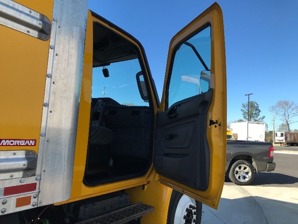 Medium Duty Box Truck-Light and Medium Duty Trucks-International-2021-MV607-Shreveport-LA-209,577\n\t\tmiles-$ 41,000 - Image 17