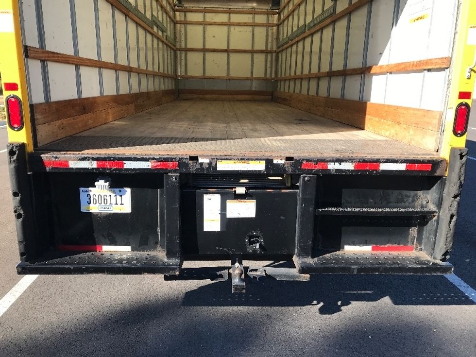 Medium Duty Box Truck-Light and Medium Duty Trucks-International-2021-MV607-Shreveport-LA-209,577\n\t\tmiles-$ 41,000 - Image 9