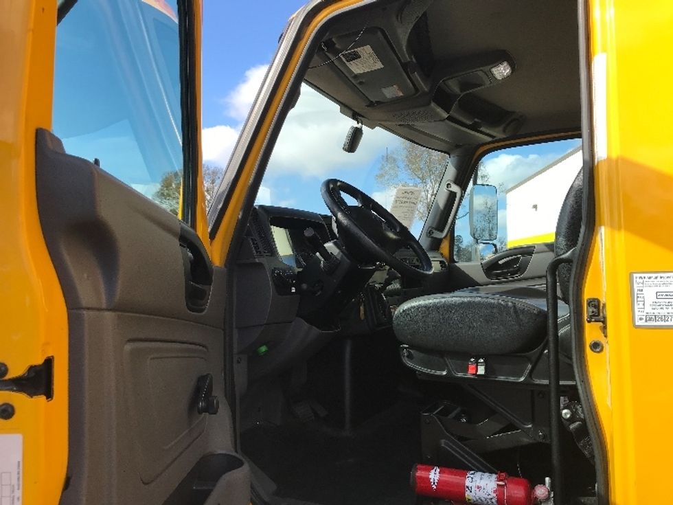 Medium Duty Box Truck-Light and Medium Duty Trucks-International-2021-MV607-Shreveport-LA-230,617\n\t\tmiles-$ 37,750 - Image 15