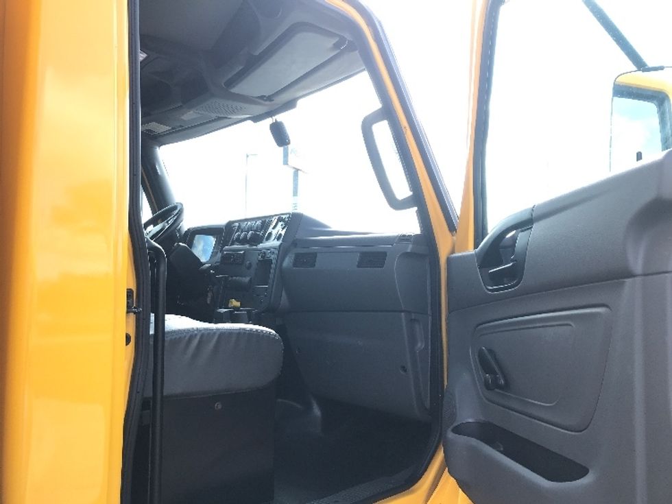 Medium Duty Box Truck-Light and Medium Duty Trucks-International-2021-MV607-Shreveport-LA-230,617\n\t\tmiles-$ 37,750 - Image 19