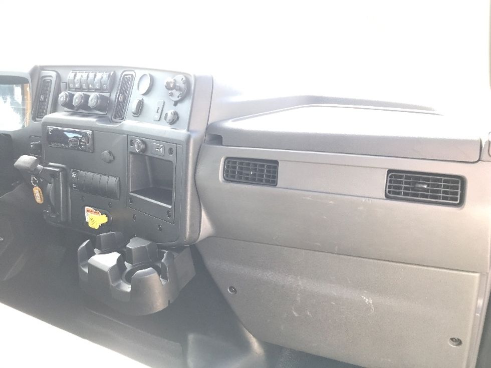 Medium Duty Box Truck-Light and Medium Duty Trucks-International-2021-MV607-Shreveport-LA-230,617\n\t\tmiles-$ 37,750 - Image 20