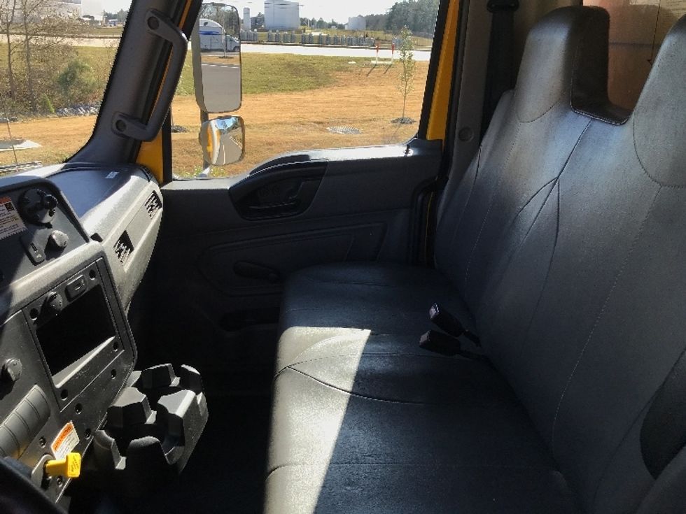 Medium Duty Box Truck-Light and Medium Duty Trucks-International-2021-MV607-Shreveport-LA-234,306\n\t\tmiles-$ 37,250 - Image 18