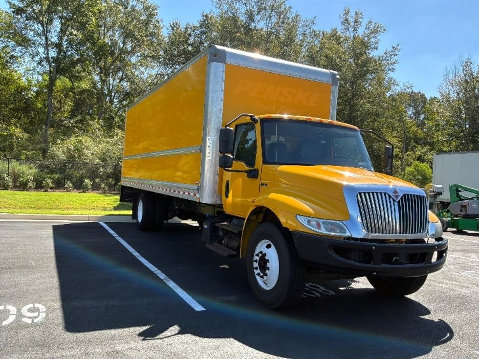 Medium Duty Box Truck-Light and Medium Duty Trucks-International-2021-MV607-Shreveport-LA-251,494\n\t\tmiles-$ 33,000 - Image 1