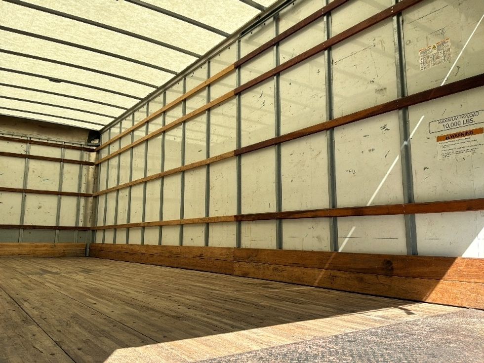 Medium Duty Box Truck-Light and Medium Duty Trucks-International-2021-MV607-Shreveport-LA-251,494\n\t\tmiles-$ 33,000 - Image 11