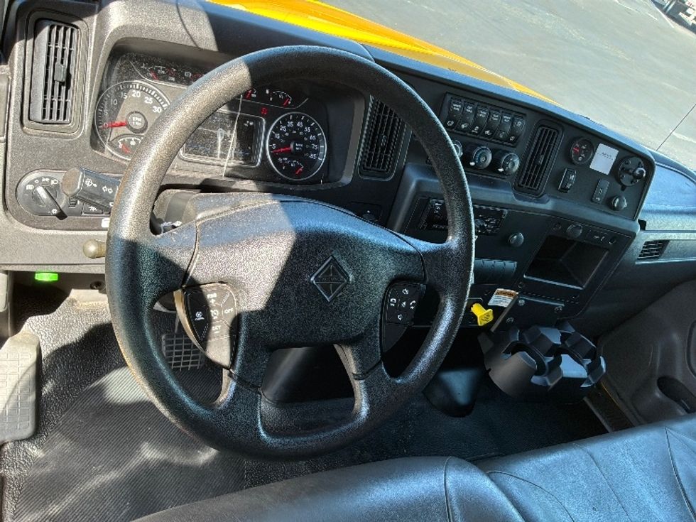 Medium Duty Box Truck-Light and Medium Duty Trucks-International-2021-MV607-Shreveport-LA-251,494\n\t\tmiles-$ 33,000 - Image 16
