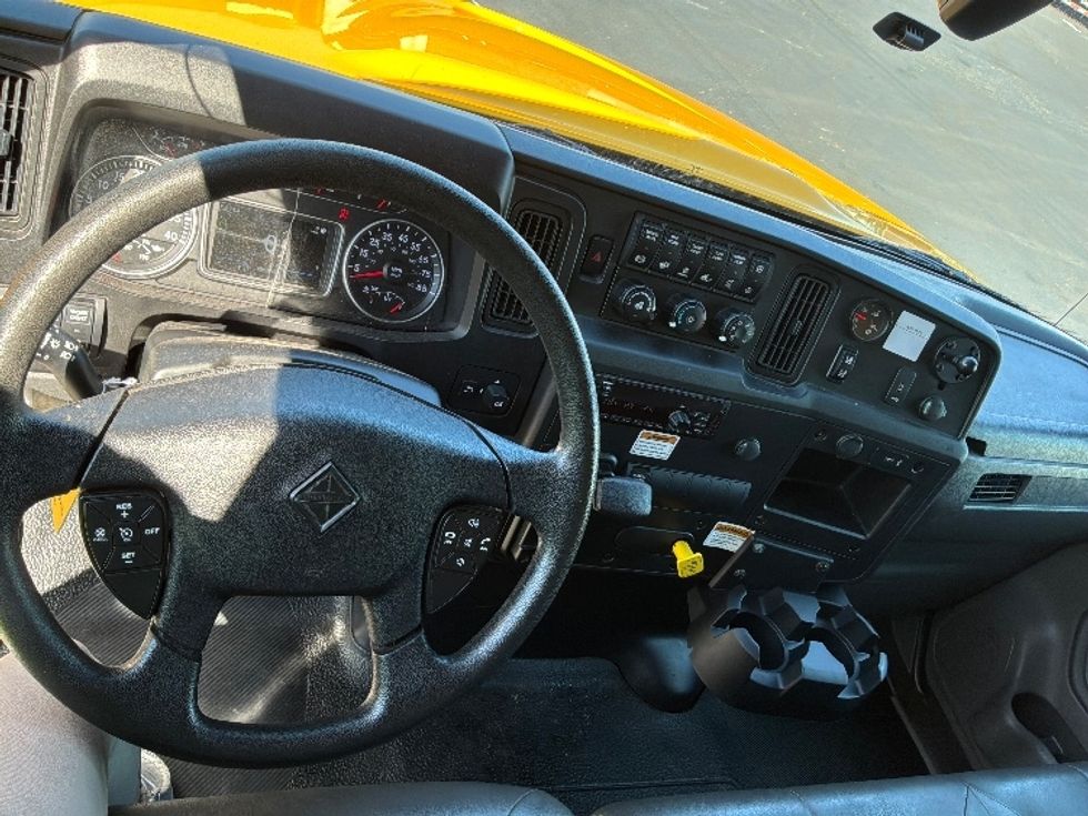 Medium Duty Box Truck-Light and Medium Duty Trucks-International-2021-MV607-Shreveport-LA-251,494\n\t\tmiles-$ 33,000 - Image 17