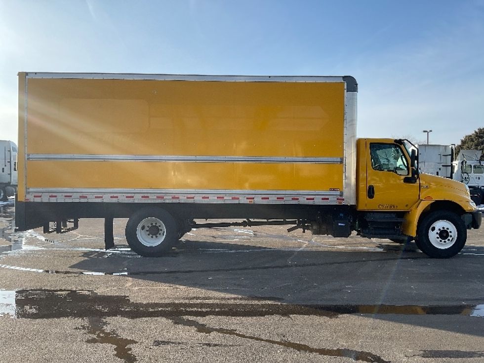 Medium Duty Box Truck-Light and Medium Duty Trucks-International-2021-MV607-South Bend-IN-167,247\n\t\tmiles-$ 40,750 - Image 15