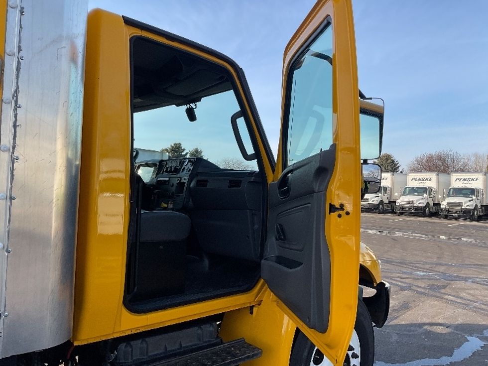 Medium Duty Box Truck-Light and Medium Duty Trucks-International-2021-MV607-South Bend-IN-167,247\n\t\tmiles-$ 40,750 - Image 20