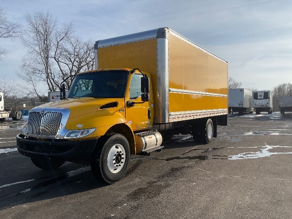 Medium Duty Box Truck-Light and Medium Duty Trucks-International-2021-MV607-South Bend-IN-167,247\n\t\tmiles-$ 40,750 - Image 3