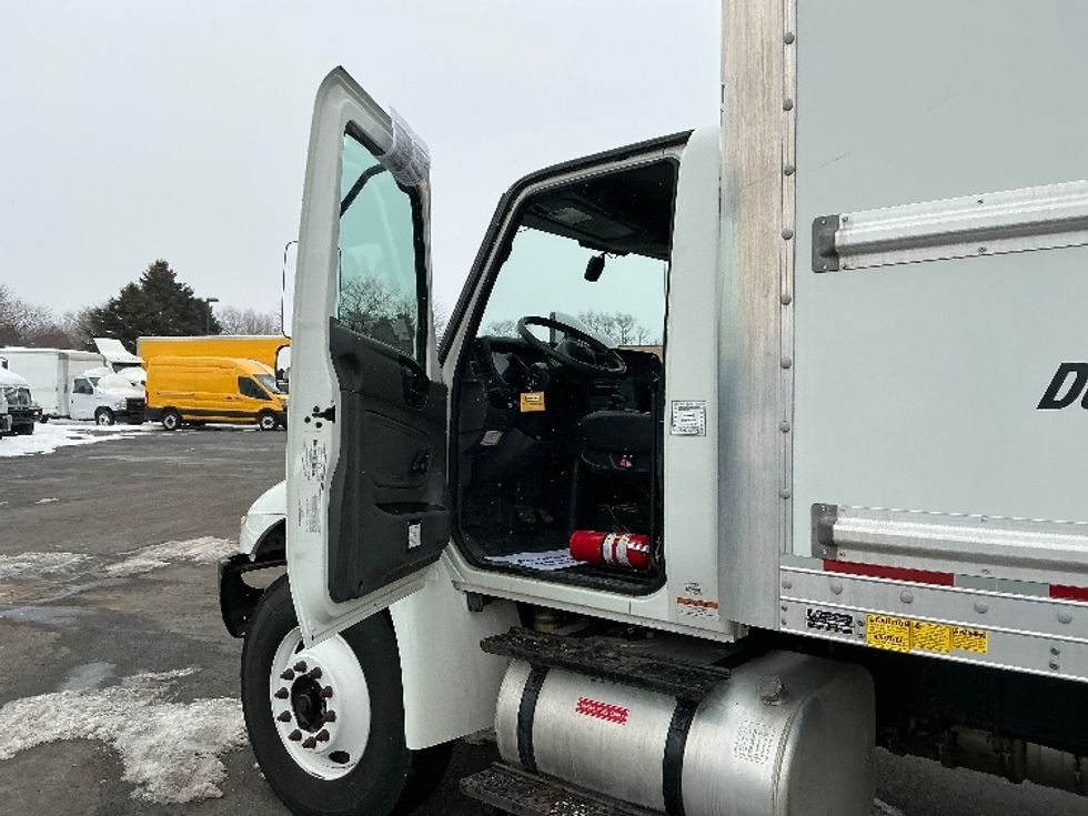 Medium Duty Box Truck-Light and Medium Duty Trucks-International-2021-MV607-South Bend-IN-193,934\n\t\tmiles-$ 51,500 - Image 16