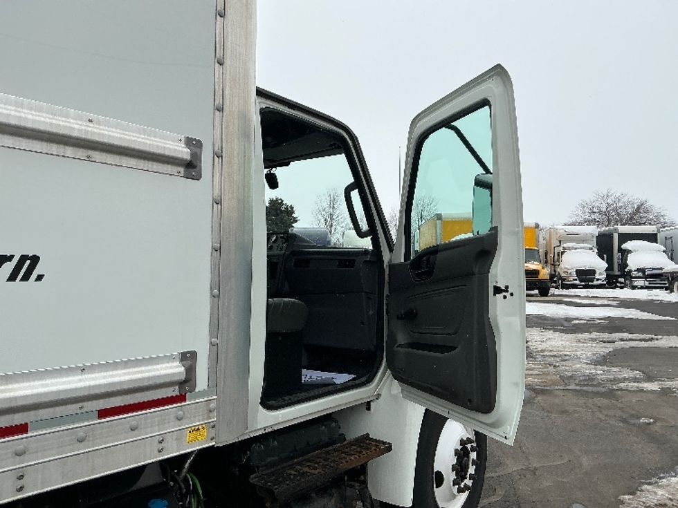 Medium Duty Box Truck-Light and Medium Duty Trucks-International-2021-MV607-South Bend-IN-193,934\n\t\tmiles-$ 51,500 - Image 20