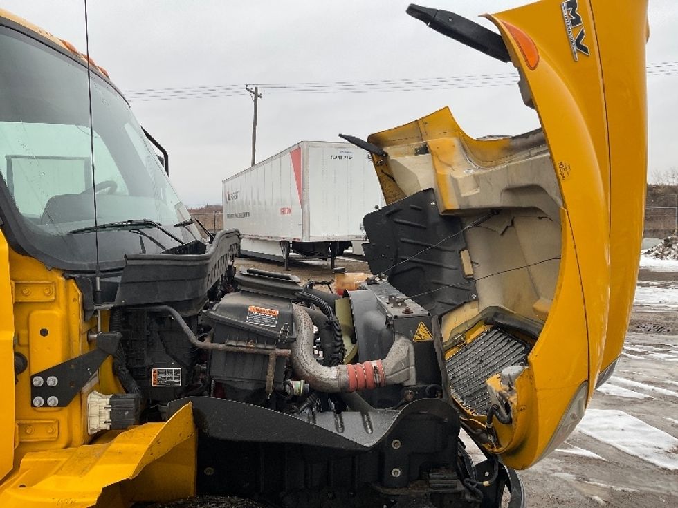 Medium Duty Box Truck-Light and Medium Duty Trucks-International-2021-MV607-South Bend-IN-247,270\n\t\tmiles-$ 33,500 - Image 26