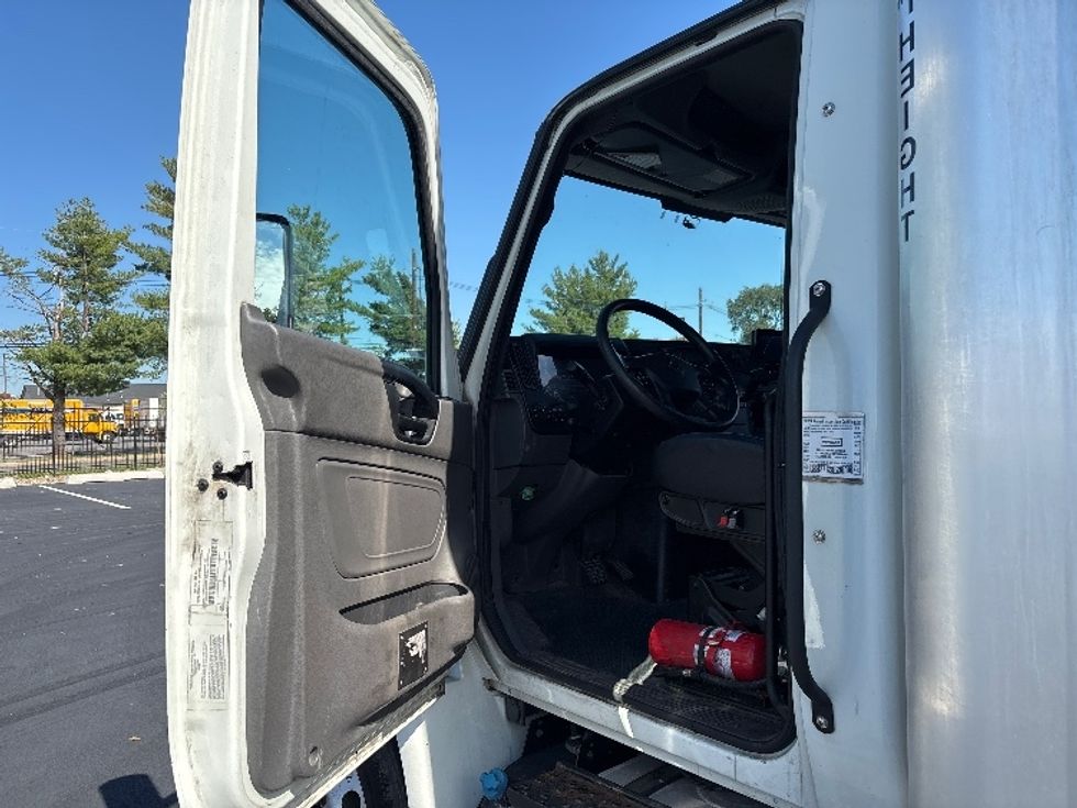 Medium Duty Box Truck-Light and Medium Duty Trucks-International-2021-MV607-South Plainfield-NJ-153,021\n\t\tmiles-$ 53,250 - Image 16