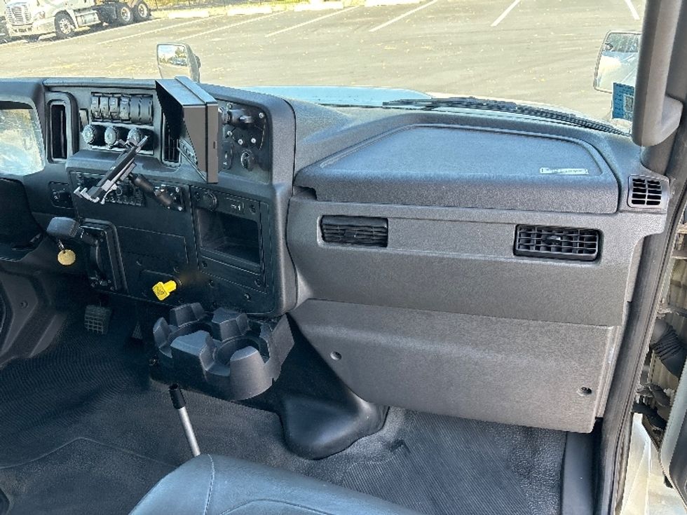 Medium Duty Box Truck-Light and Medium Duty Trucks-International-2021-MV607-South Plainfield-NJ-153,021\n\t\tmiles-$ 53,250 - Image 21