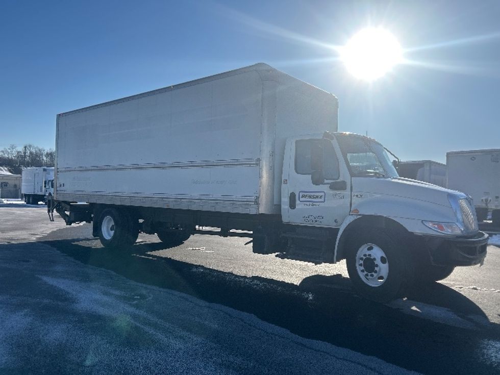 Medium Duty Box Truck-Light and Medium Duty Trucks-International-2021-MV607-South Plainfield-NJ-171,459\n\t\tmiles-$ 51,750 - Image 3