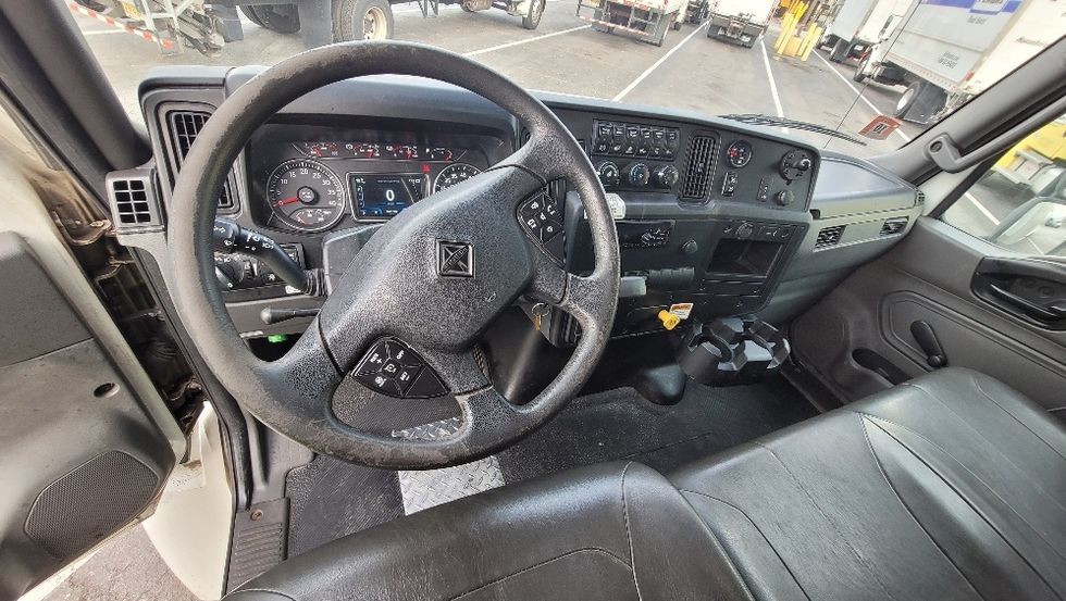 Medium Duty Box Truck-Light and Medium Duty Trucks-International-2021-MV607-South Plainfield-NJ-171,459\n\t\tmiles-$ 51,750 - Image 15