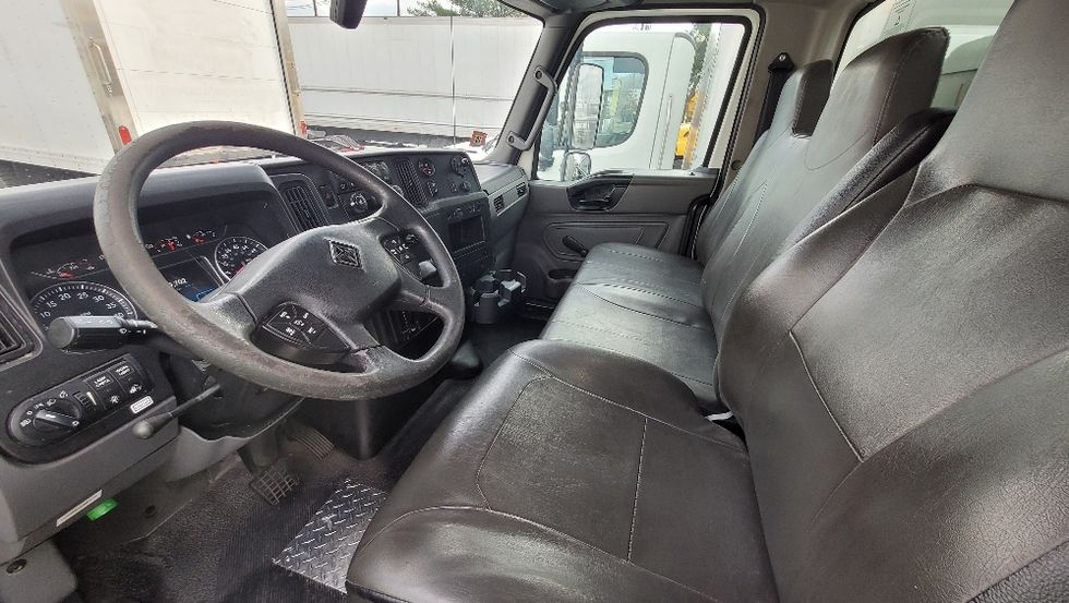 Medium Duty Box Truck-Light and Medium Duty Trucks-International-2021-MV607-South Plainfield-NJ-171,459\n\t\tmiles-$ 51,750 - Image 19