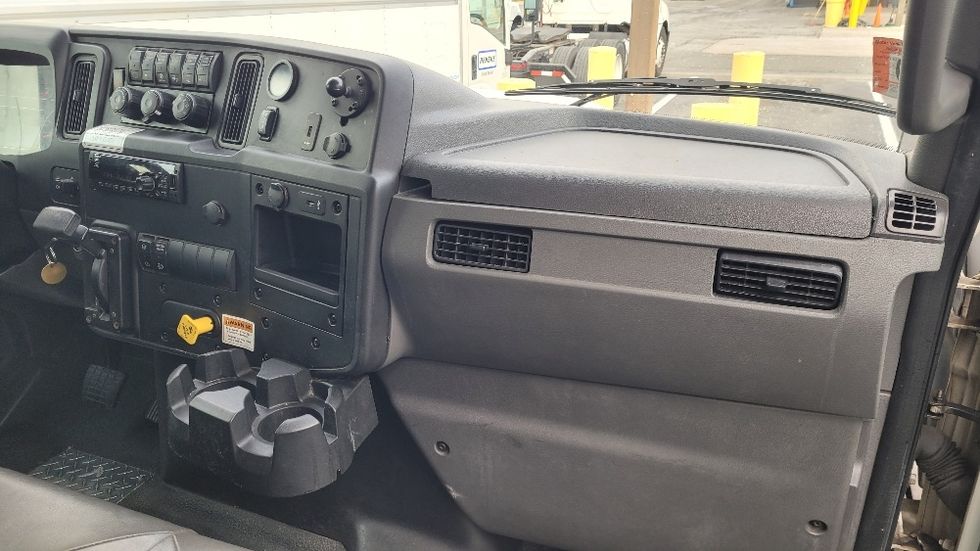 Medium Duty Box Truck-Light and Medium Duty Trucks-International-2021-MV607-South Plainfield-NJ-171,459\n\t\tmiles-$ 51,750 - Image 21