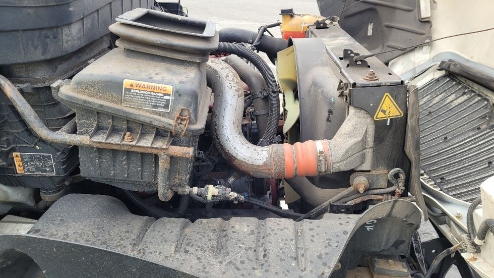 Medium Duty Box Truck-Light and Medium Duty Trucks-International-2021-MV607-South Plainfield-NJ-171,459\n\t\tmiles-$ 51,750 - Image 23