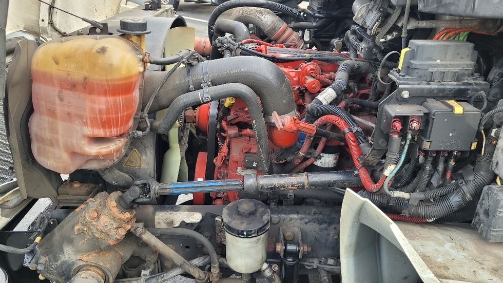 Medium Duty Box Truck-Light and Medium Duty Trucks-International-2021-MV607-South Plainfield-NJ-171,459\n\t\tmiles-$ 51,750 - Image 24