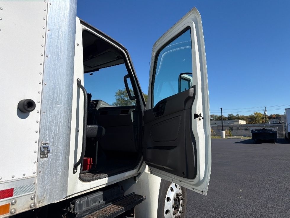 Medium Duty Box Truck-Light and Medium Duty Trucks-International-2021-MV607-South Plainfield-NJ-224,701\n\t\tmiles-$ 45,750 - Image 20