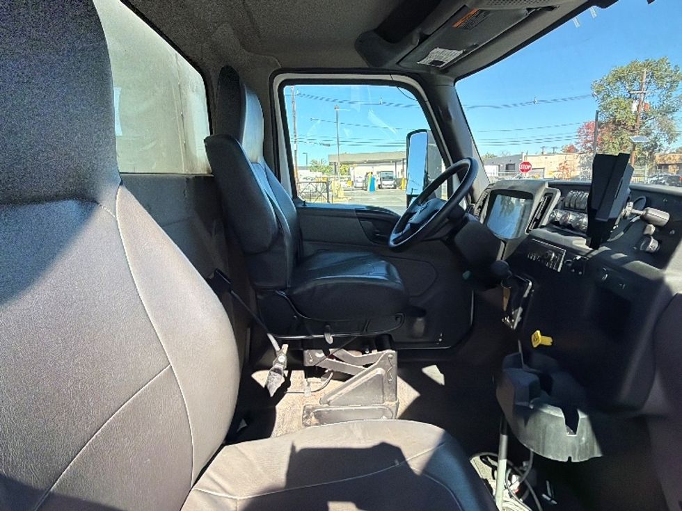 Medium Duty Box Truck-Light and Medium Duty Trucks-International-2021-MV607-South Plainfield-NJ-224,701\n\t\tmiles-$ 45,750 - Image 22