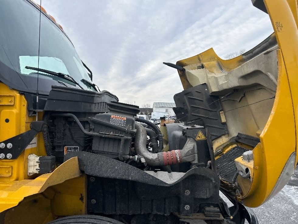 Medium Duty Box Truck-Light and Medium Duty Trucks-International-2021-MV607-South Plainfield-NJ-225,042\n\t\tmiles-$ 32,750 - Image 23