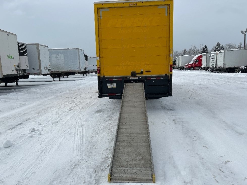 Medium Duty Box Truck-Light and Medium Duty Trucks-International-2021-MV607-South Portland-ME-178,337\n\t\tmiles-$ 39,250 - Image 9