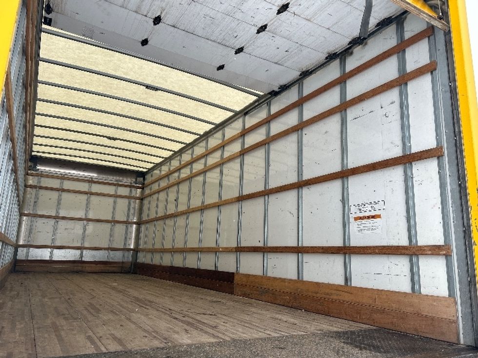 Medium Duty Box Truck-Light and Medium Duty Trucks-International-2021-MV607-South Portland-ME-178,337\n\t\tmiles-$ 39,250 - Image 12