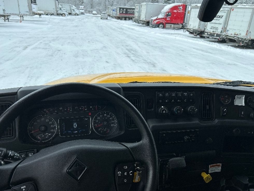 Medium Duty Box Truck-Light and Medium Duty Trucks-International-2021-MV607-South Portland-ME-178,337\n\t\tmiles-$ 39,250 - Image 15