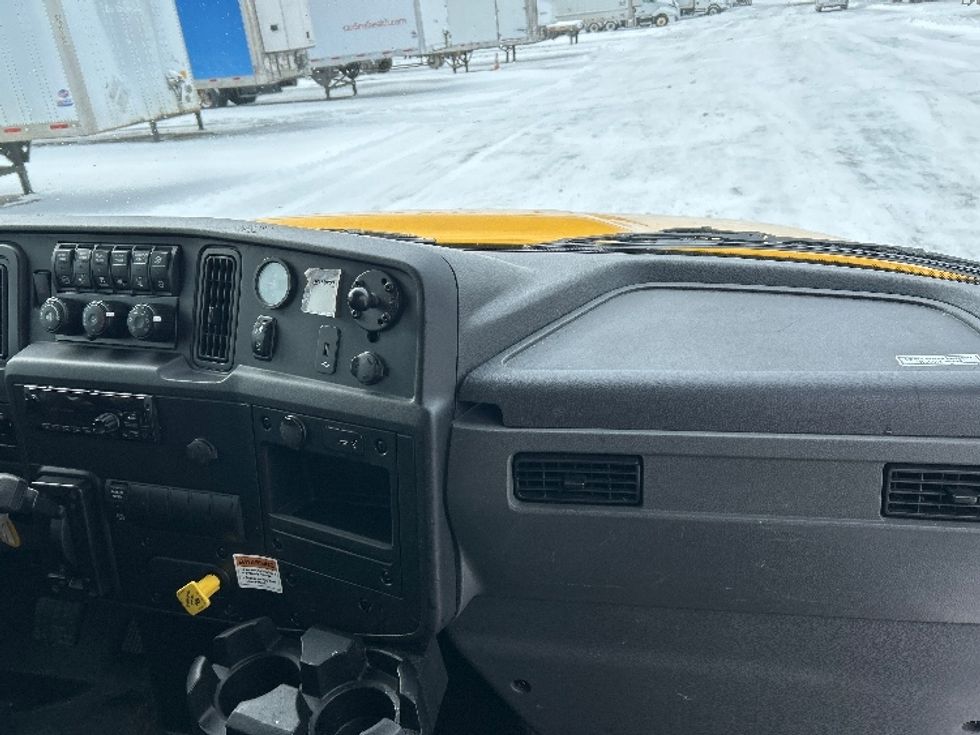 Medium Duty Box Truck-Light and Medium Duty Trucks-International-2021-MV607-South Portland-ME-178,337\n\t\tmiles-$ 39,250 - Image 21