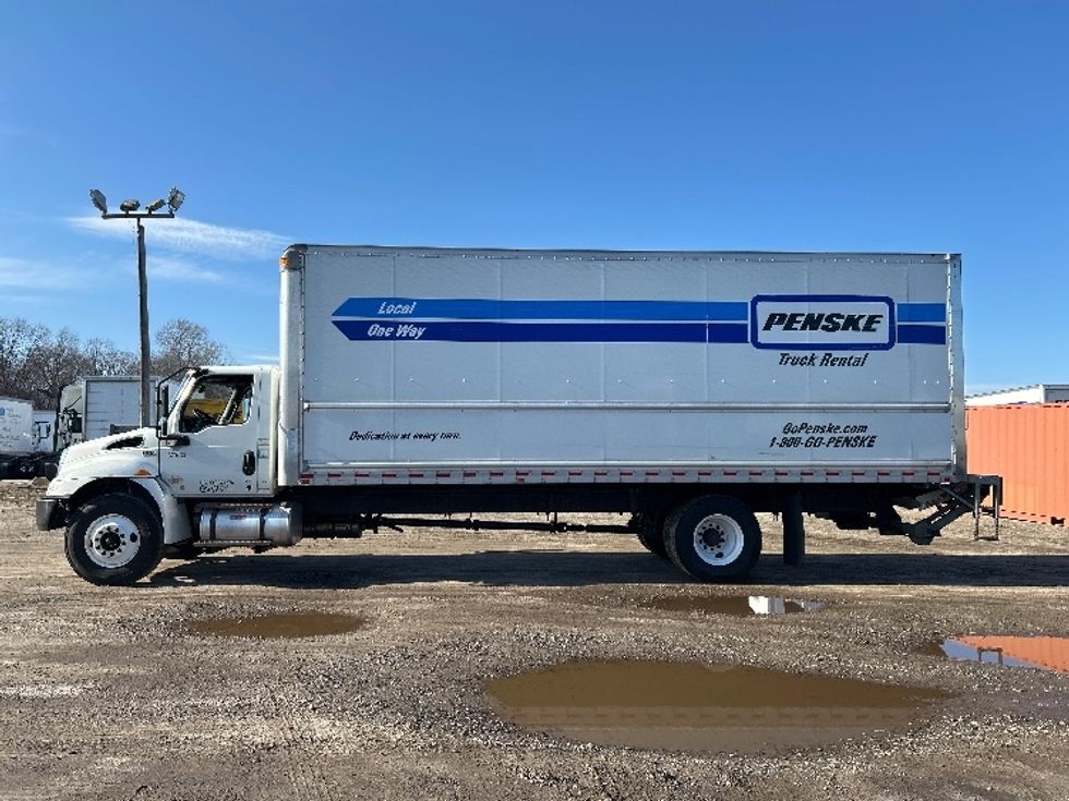 Medium Duty Box Truck-Light and Medium Duty Trucks-International-2021-MV607-South Portland-ME-197,202\n\t\tmiles-$ 48,750 - Image 4