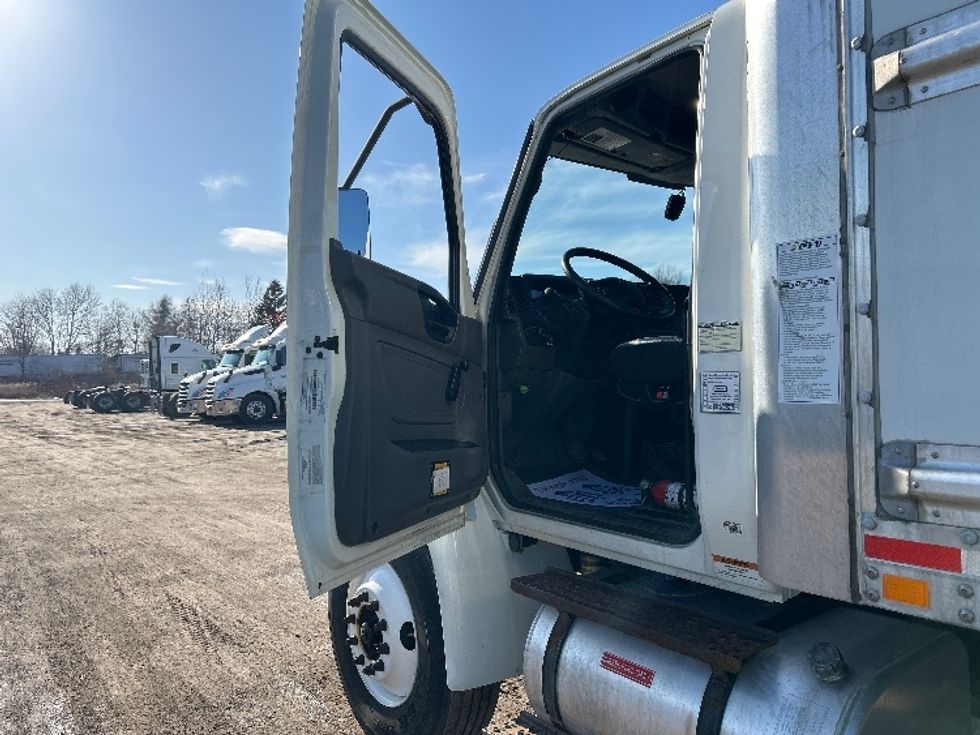 Medium Duty Box Truck-Light and Medium Duty Trucks-International-2021-MV607-South Portland-ME-197,202\n\t\tmiles-$ 48,750 - Image 16