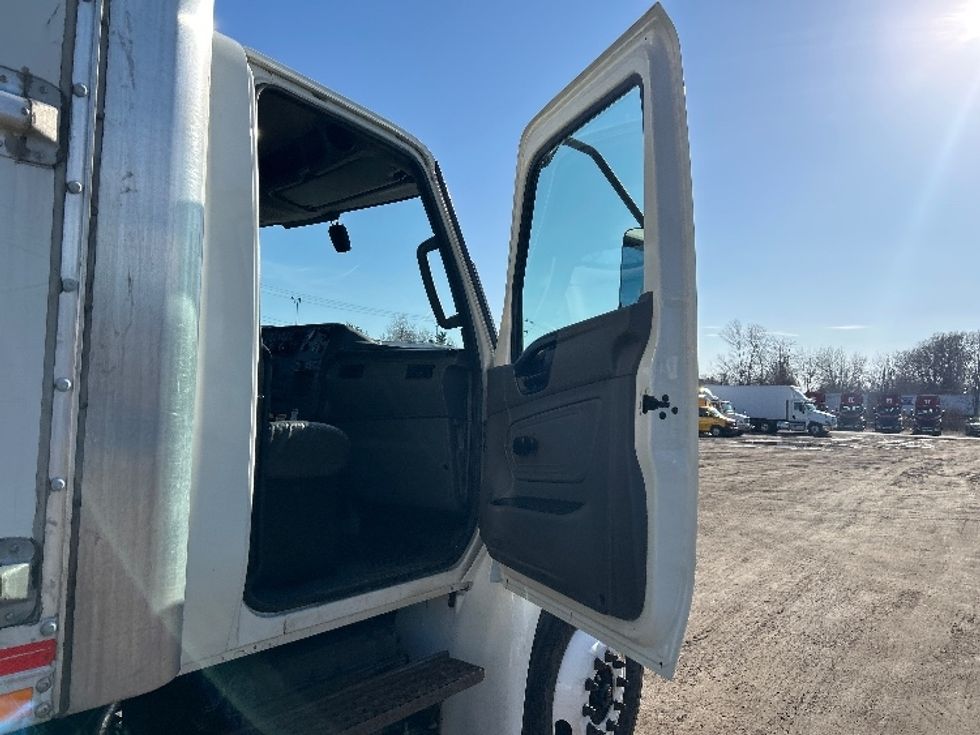 Medium Duty Box Truck-Light and Medium Duty Trucks-International-2021-MV607-South Portland-ME-197,202\n\t\tmiles-$ 48,750 - Image 20