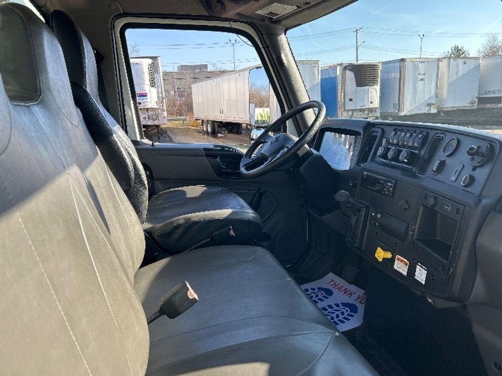 Medium Duty Box Truck-Light and Medium Duty Trucks-International-2021-MV607-South Portland-ME-197,202\n\t\tmiles-$ 48,750 - Image 22