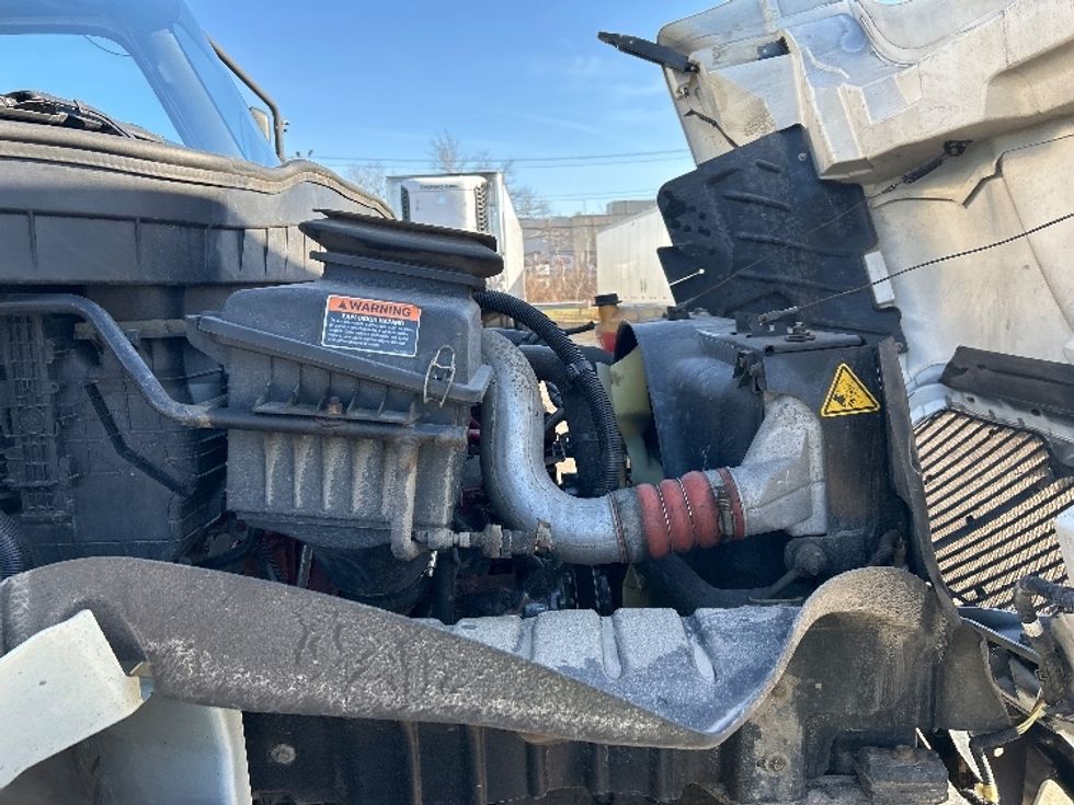 Medium Duty Box Truck-Light and Medium Duty Trucks-International-2021-MV607-South Portland-ME-197,202\n\t\tmiles-$ 48,750 - Image 23