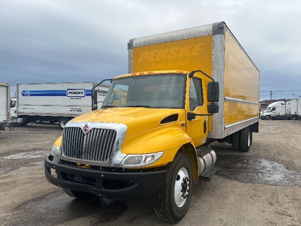 Medium Duty Box Truck-Light and Medium Duty Trucks-International-2021-MV607-South Portland-ME-198,071\n\t\tmiles-$ 36,750 - Image 3