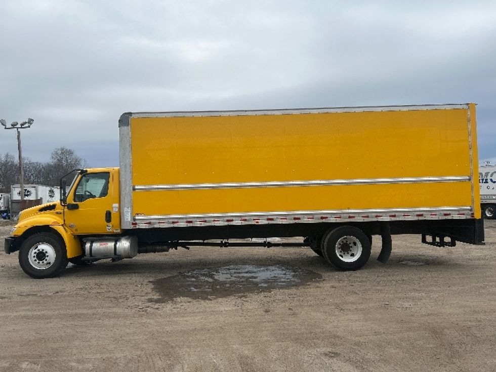Medium Duty Box Truck-Light and Medium Duty Trucks-International-2021-MV607-South Portland-ME-198,071\n\t\tmiles-$ 36,750 - Image 4