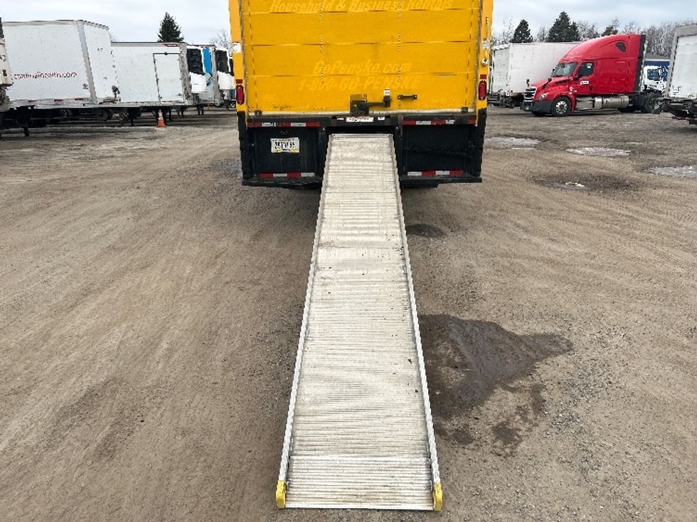 Medium Duty Box Truck-Light and Medium Duty Trucks-International-2021-MV607-South Portland-ME-198,071\n\t\tmiles-$ 36,750 - Image 9