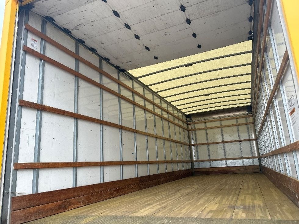 Medium Duty Box Truck-Light and Medium Duty Trucks-International-2021-MV607-South Portland-ME-198,071\n\t\tmiles-$ 36,750 - Image 11