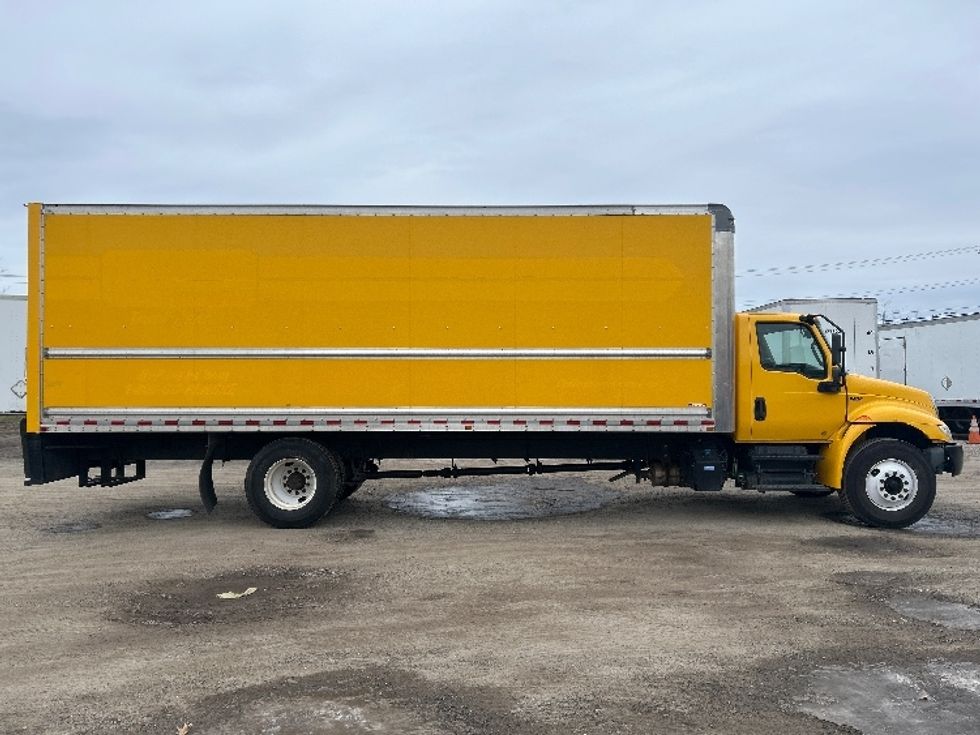Medium Duty Box Truck-Light and Medium Duty Trucks-International-2021-MV607-South Portland-ME-198,071\n\t\tmiles-$ 36,750 - Image 15