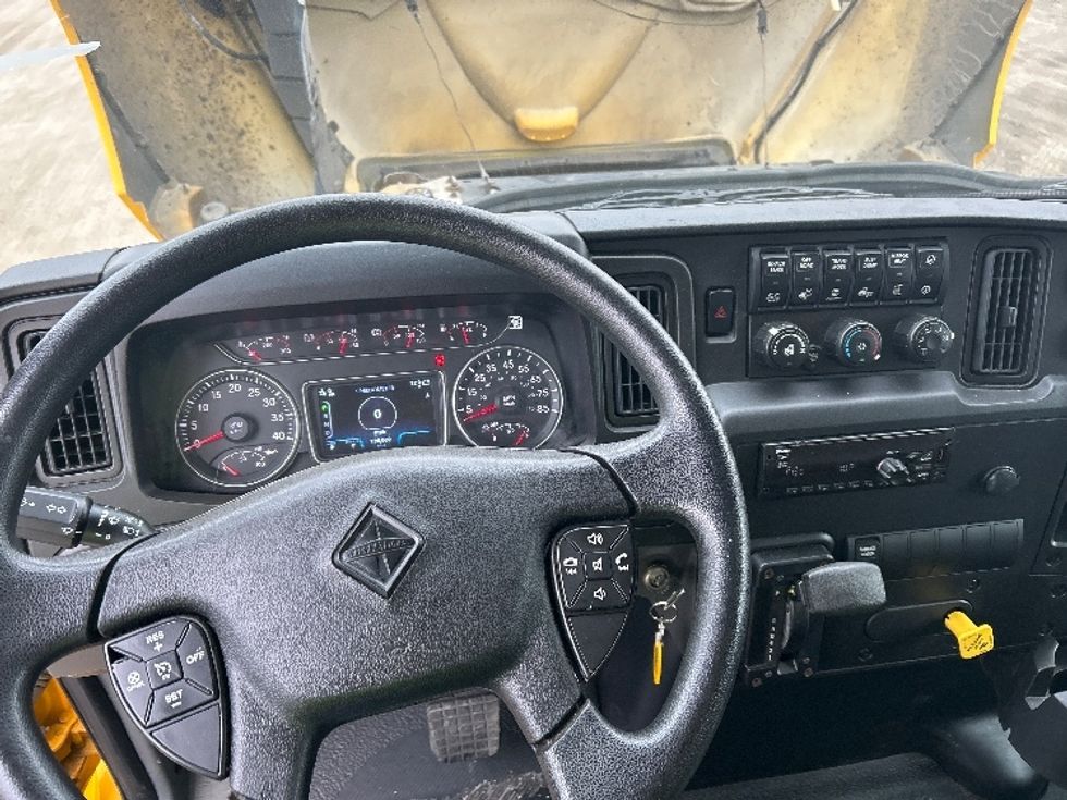Medium Duty Box Truck-Light and Medium Duty Trucks-International-2021-MV607-South Portland-ME-198,071\n\t\tmiles-$ 36,750 - Image 18