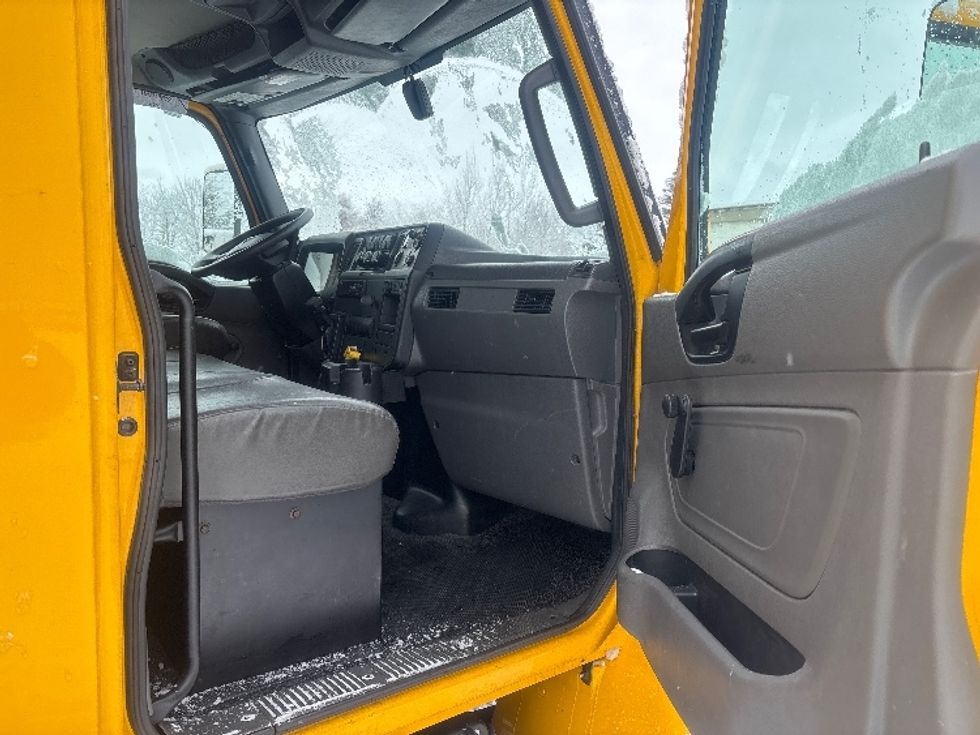 Medium Duty Box Truck-Light and Medium Duty Trucks-International-2021-MV607-South Portland-ME-232,388\n\t\tmiles-$ 30,750 - Image 18