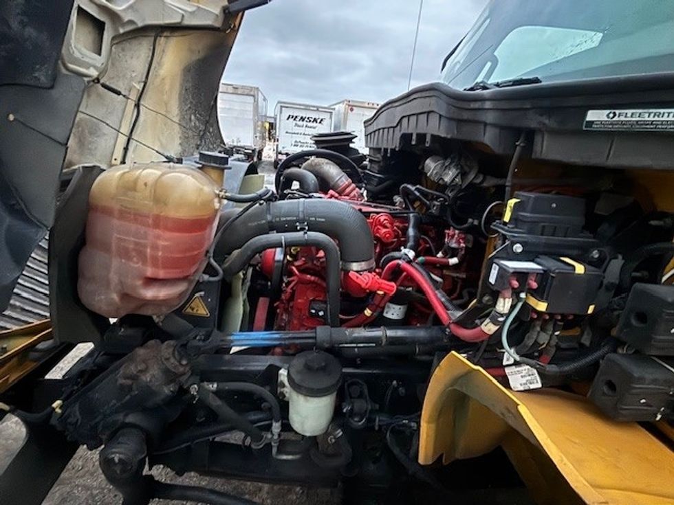 Medium Duty Box Truck-Light and Medium Duty Trucks-International-2021-MV607-South Portland-ME-232,388\n\t\tmiles-$ 30,750 - Image 22