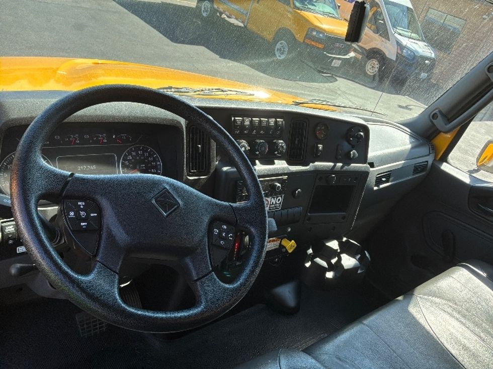 Medium Duty Box Truck-Light and Medium Duty Trucks-International-2021-MV607-South San Francisco-CA-217,746\n\t\tmiles-$ 42,750 - Image 17